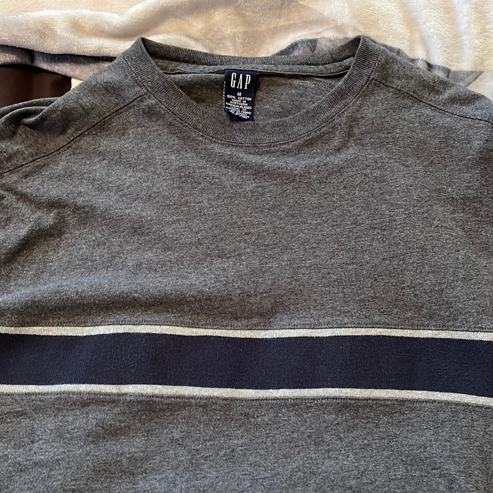 Gap long sleeved Tshirt
